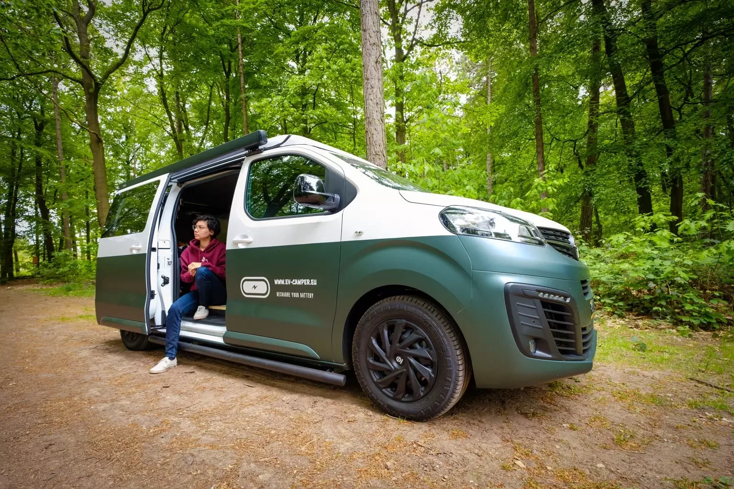 Ons team groeit: Maak kennis met onze nieuwe EV Camper collega’s!